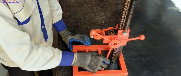 How to make a drill stand for a hand drill from a roller chain