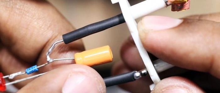 How to make a simple 220V flasher from an energy-saving lamp without transistors