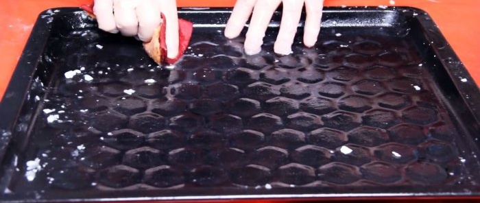 How to clean a baking sheet and oven from carbon deposits without commercial chemicals