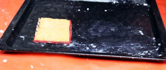 How to clean a baking sheet and oven from carbon deposits without commercial chemicals