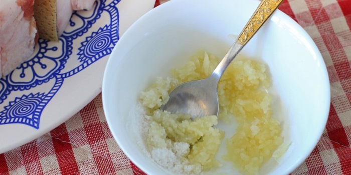 Damskoye lard tender salted with salt and sugar