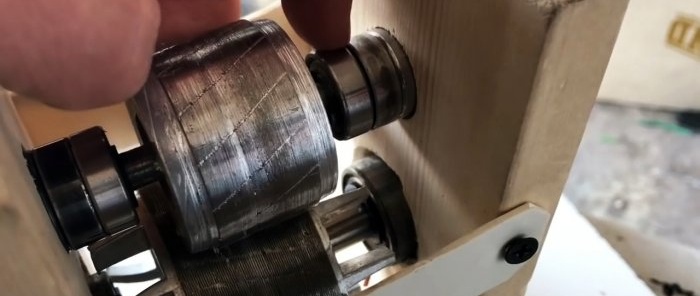 How to make a machine from rotors from electric motors for quickly stripping insulation from wires