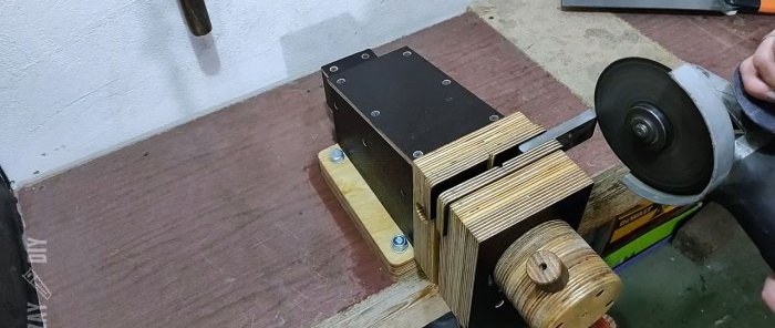 How to make a powerful vice from plywood and a jack