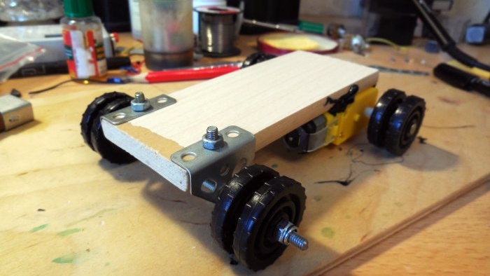 How to make a crawler radio-controlled car