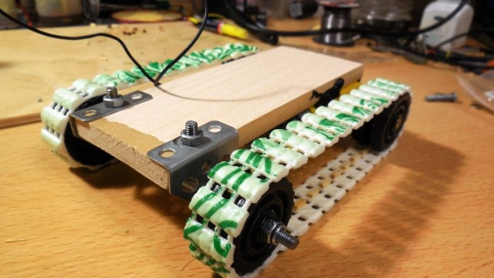 How to make a crawler radio-controlled car