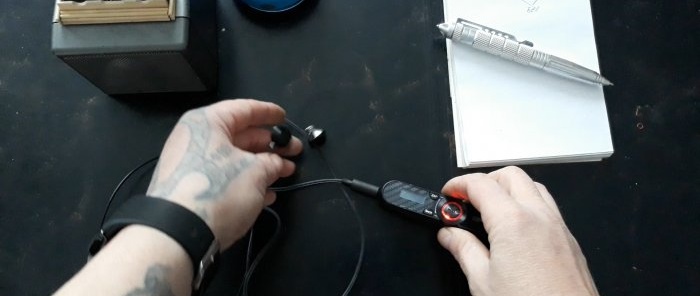 Checking a homemade extension cord for headphones and microphone