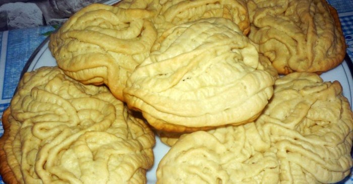 Shortbread cookies ready through a meat grinder