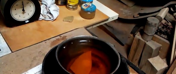 How to cook natural oil to impregnate wood