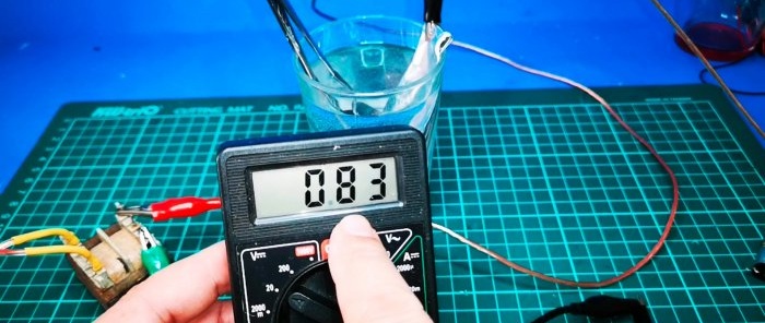 How to make a liquid diode from a spoon of water and soda