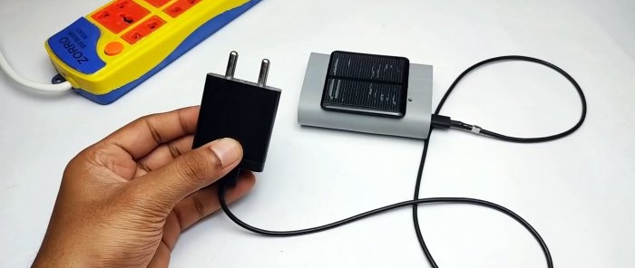 How to make a Power bank with a solar battery