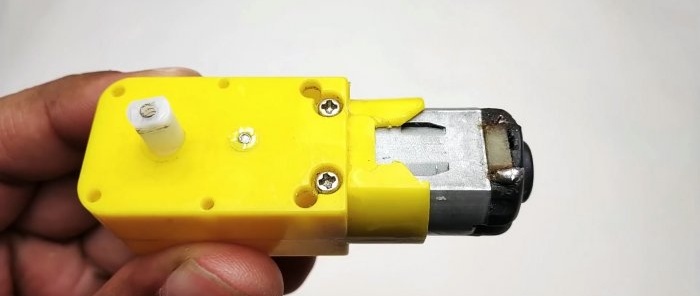 How to make a miniature compressor from a syringe and a machine gearbox