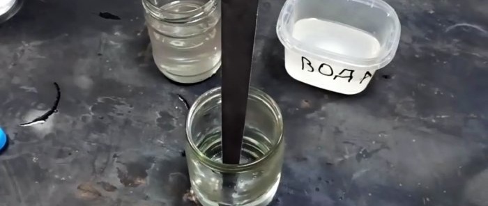 A way to coat steel with zinc without electrolysis at home