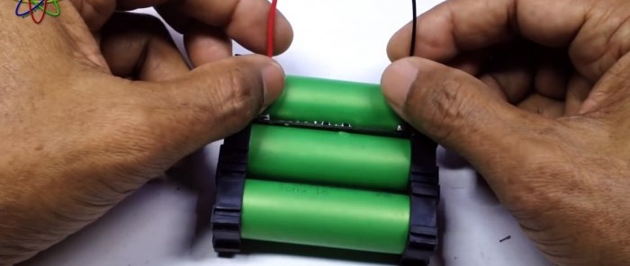 1 idea for using batteries from old mobile phones