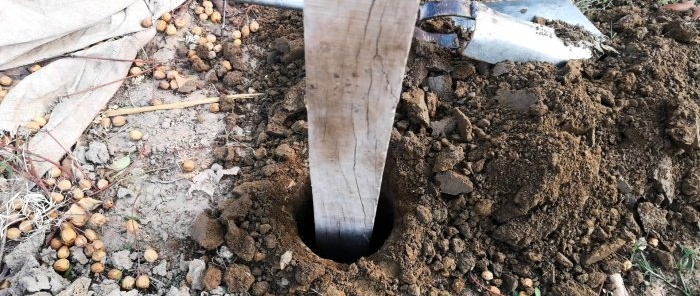 How to make a simple garden auger from a sheet of steel