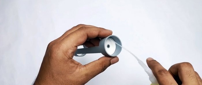 Mini pump made of PVC pipe