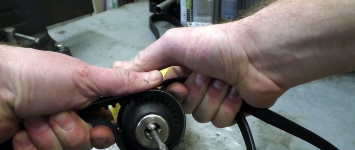 How to loosen and change a jammed self-clamping drill chuck