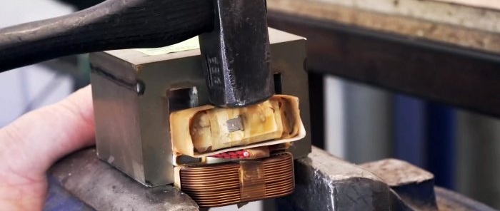 How to make an instant vice using a transformer from an old microwave oven