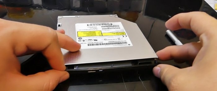 How to upgrade an old laptop by replacing the DVD drive with an SSD