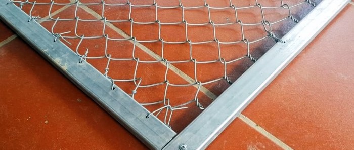 How to make a fence section from chain-link mesh without welding