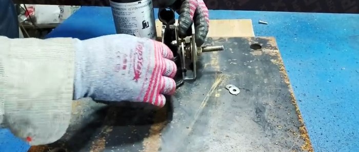 How to make a drive for pumping a hydraulic jack from a screwdriver