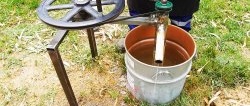 How to make a hand pump for pumping water out of trash