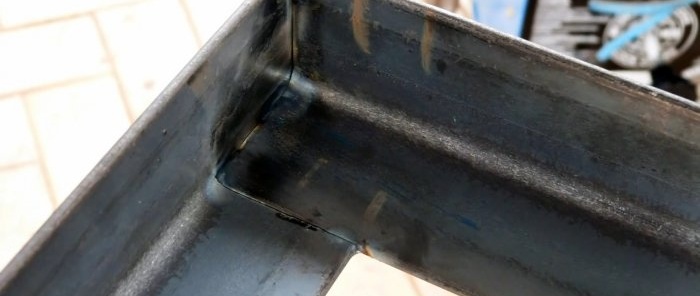 How to carefully and quickly weld a corner at a right angle