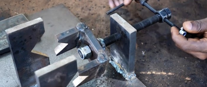 How to make a jig for cutting pipe saddles at any angle