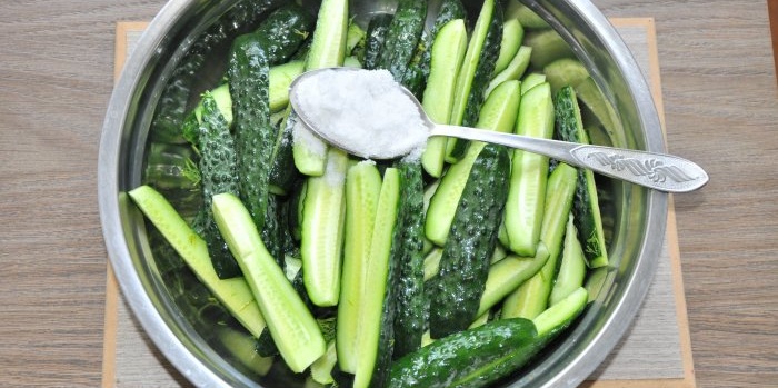 Lightly salted cucumbers in a couple of hours