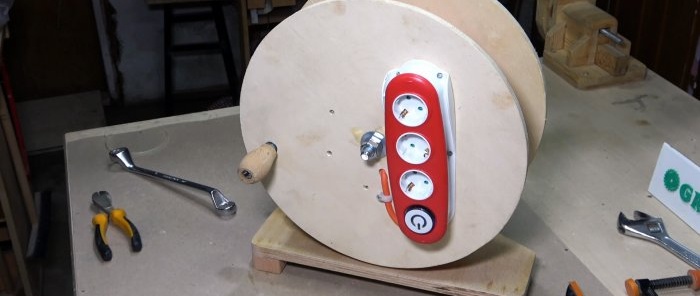 How to make a wire reel out of wood with your own hands