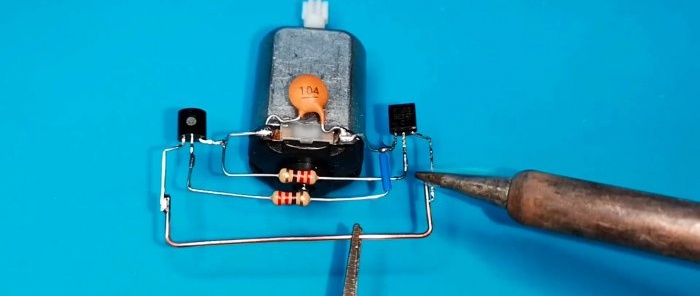 Scheme of reversible control of an electric motor with two clock buttons