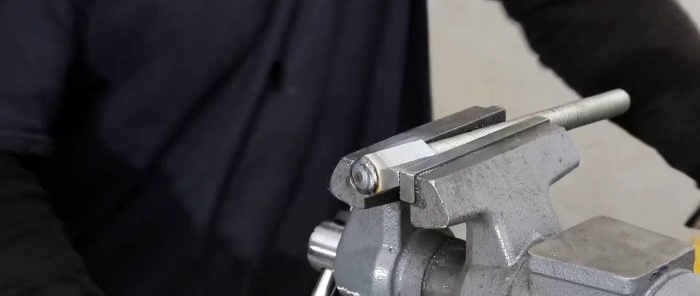 How to make the simplest custom bench vise