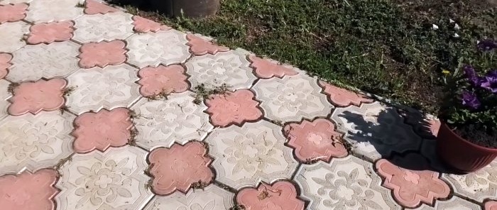 An almost free way to get rid of weeds in the seams of paving slabs without chemicals