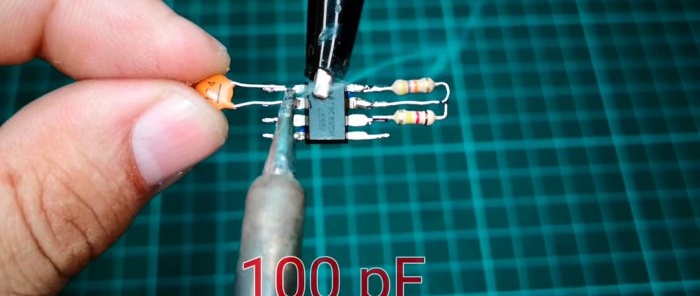 Simple 220V inverter circuit for transformers with two terminals