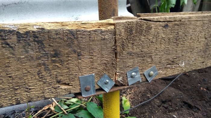 How to build a fence from old slate