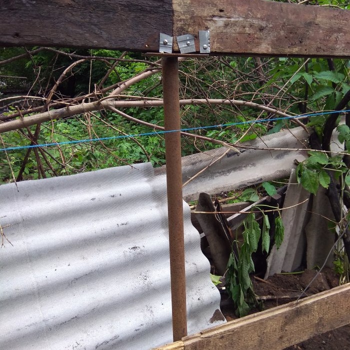 How to build a fence from old slate