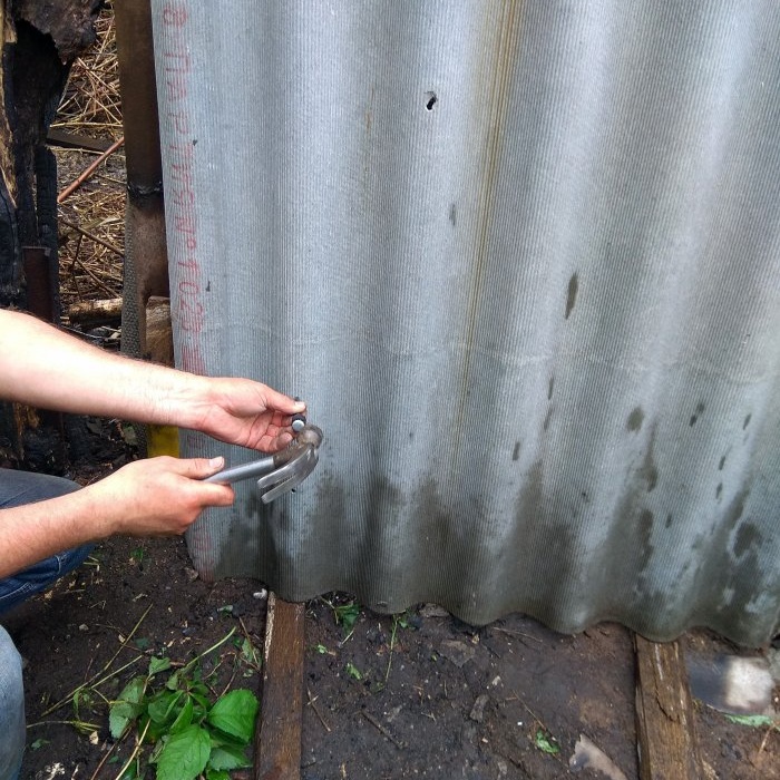 How to build a fence from old slate