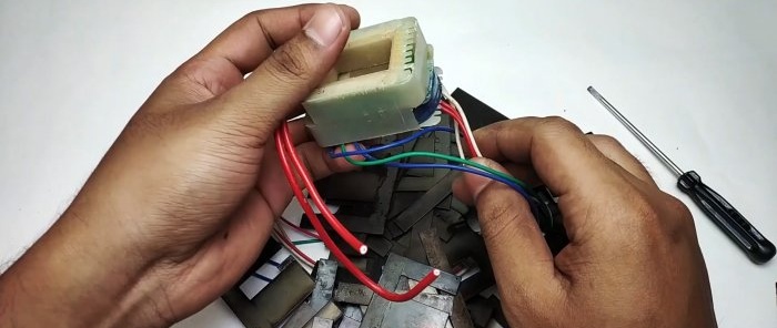 How to make an instant heating soldering iron from an old transformer