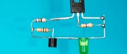 Li-ion battery charger circuit with full charge indicator