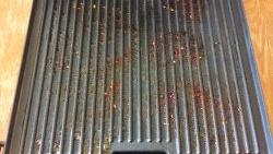 Tip: how to quickly and easily clean an electric grill