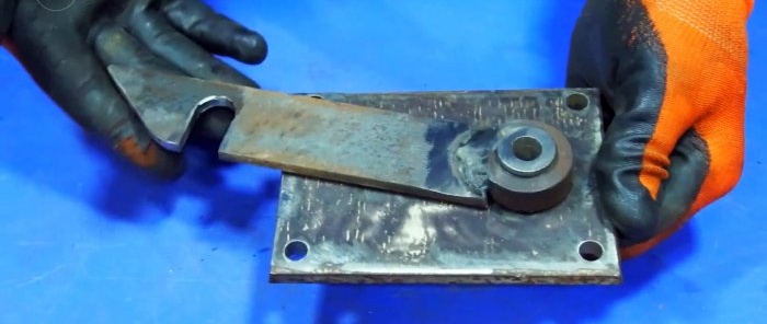 How to make a latch on a door with a secret lock