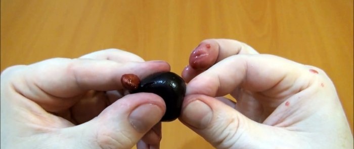 5 ways to remove pits from cherries without special gadgets