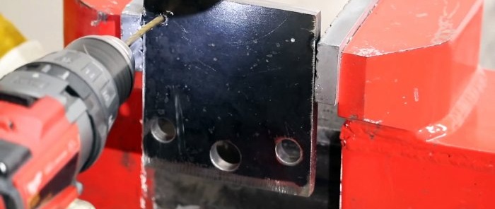 A simple vice design that is easy to repeat with your own hands