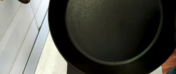 How to restore a cast iron skillet and make it non-stick