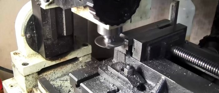 Making knurls for a lathe from disposable lighters