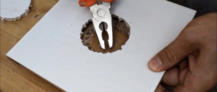 How to drill a tile under a socket box with a crown or a thin drill