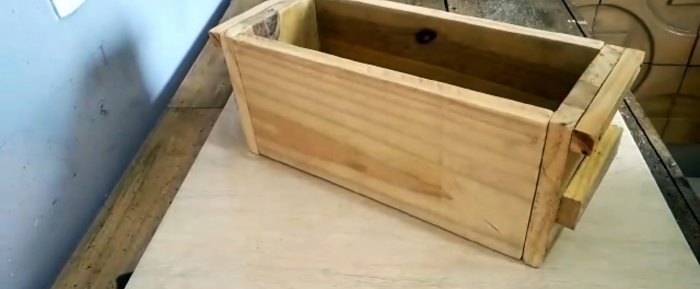 How to make a simple mold for casting cement blocks from boards and PVC pipe