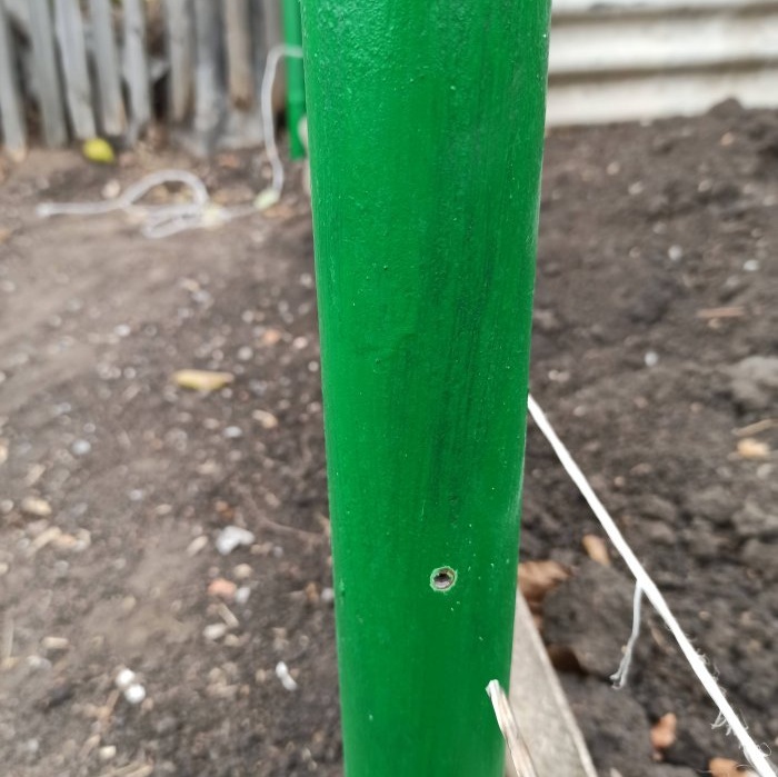 How to string a budget mesh fence with your own hands