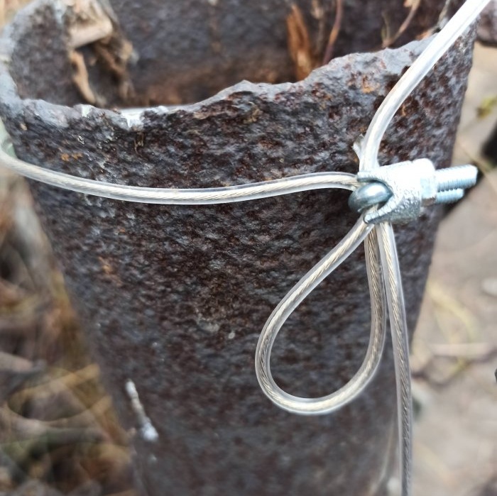 How to string a budget mesh fence with your own hands