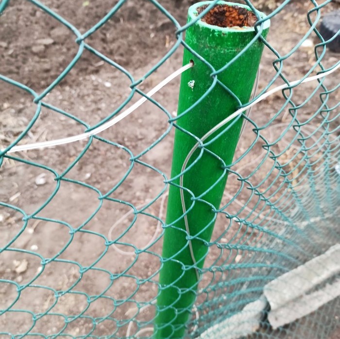 How to string a budget mesh fence with your own hands