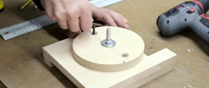 A simple device for precise sharpening of circular discs and cutters